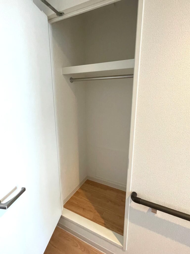 サービス付き高齢者向け住宅〈かがやきレジデンス新鎌ヶ谷〉の居室　収納